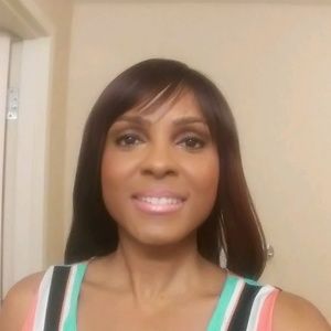 Meet your Posher, Iris